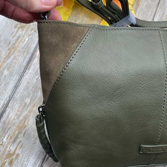 Vince Camuto Cory Leather Crossbody Bag Purse - Picture 2 of 13